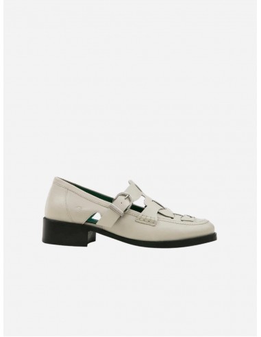 Dorothy Apple Leather Vegan Shoes | Cream brillant des détails fins