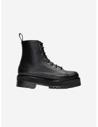 Chunky Unisex Lace-Up Vegan Boots | Black s'inspire de l'anatomie humaine