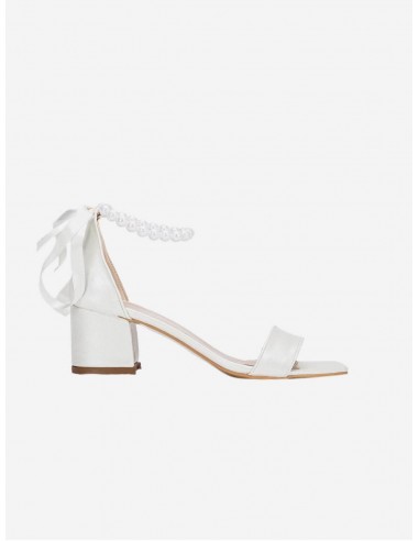 Lucille Vegan Leather Pearl Wedding Sandals | Ivory Les êtres humains sont 