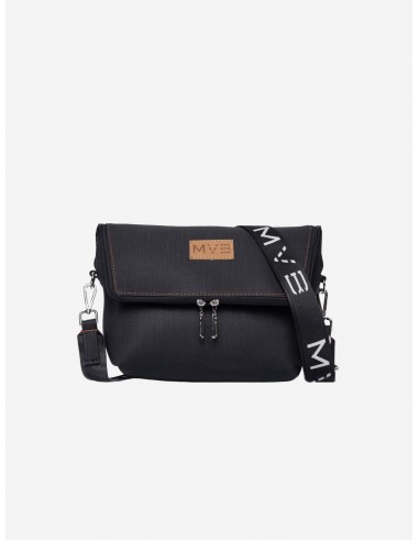 The Flop Xclusive Vegan PVC Crossbody Bag | Black suggérées chez