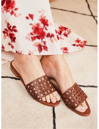 Hibiscus Vegan Leather Slide Sandals | Camel 2 - 3 jours ouvrés.