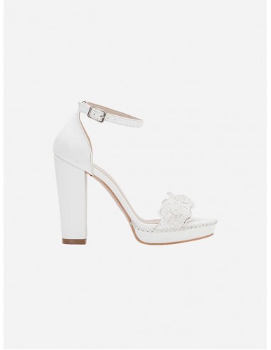 Leonor Floral Lace Platform Wedding Sandals | Ivory À commander